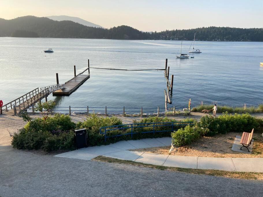 Willa Iconic 3-Story Waterfront 'Marina House' W/ View Gibsons Zewnętrze zdjęcie