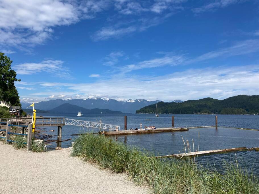 Willa Iconic 3-Story Waterfront 'Marina House' W/ View Gibsons Zewnętrze zdjęcie