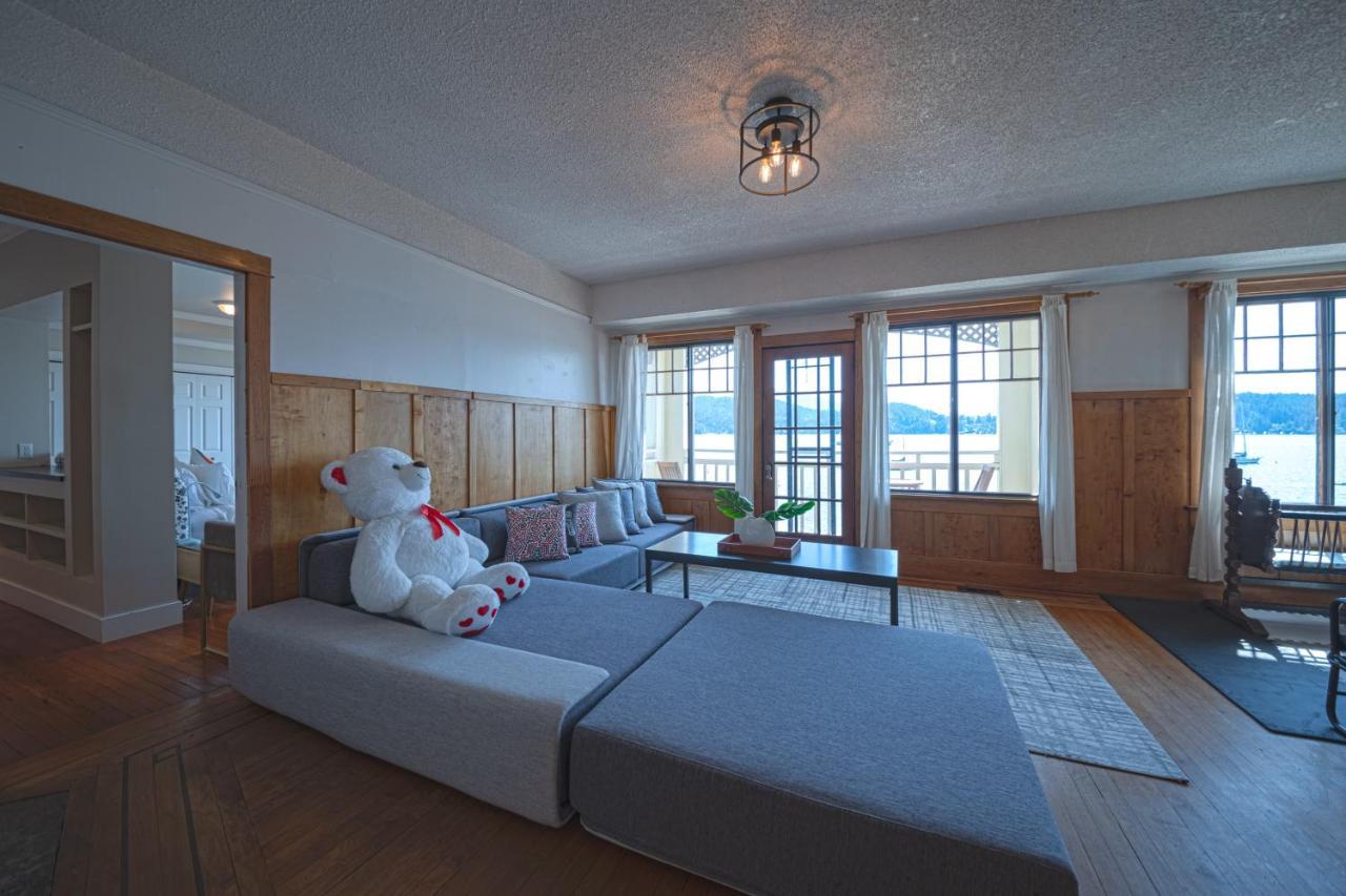Willa Iconic 3-Story Waterfront 'Marina House' W/ View Gibsons Zewnętrze zdjęcie