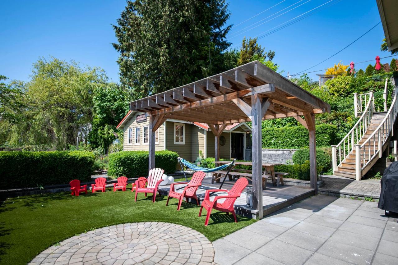 Willa Iconic 3-Story Waterfront 'Marina House' W/ View Gibsons Zewnętrze zdjęcie