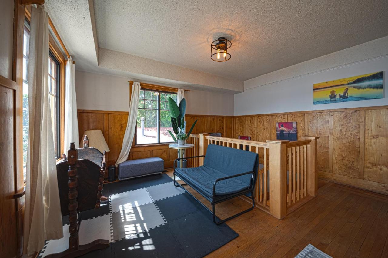 Willa Iconic 3-Story Waterfront 'Marina House' W/ View Gibsons Zewnętrze zdjęcie